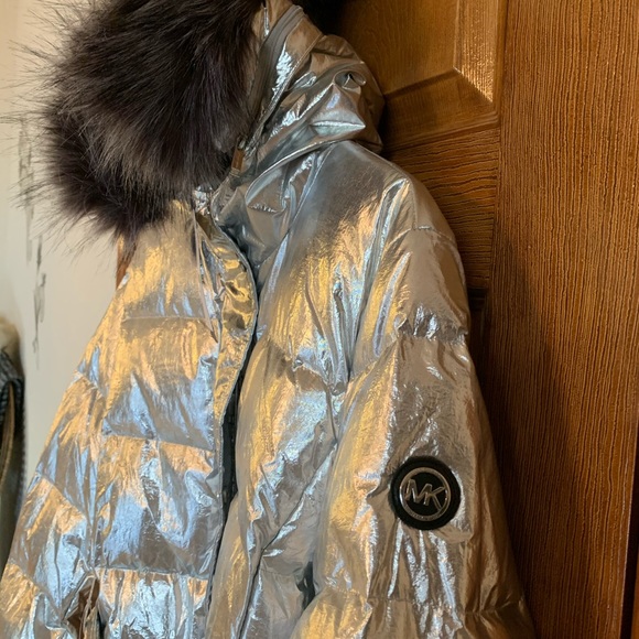 Michael Kors puffer short coat w belt new w tags - Picture 2 of 9